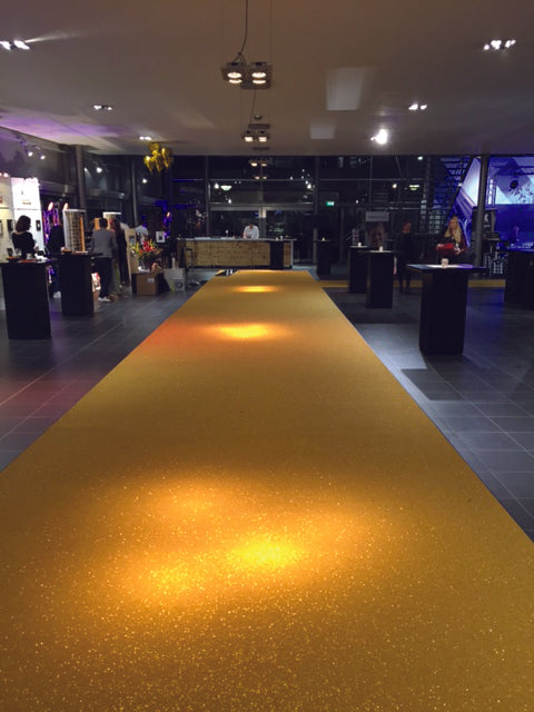 <h2>Add <span style="text-decoration:underline">Glitz</span> & <span style="text-decoration:underline">Glam</span></h2>